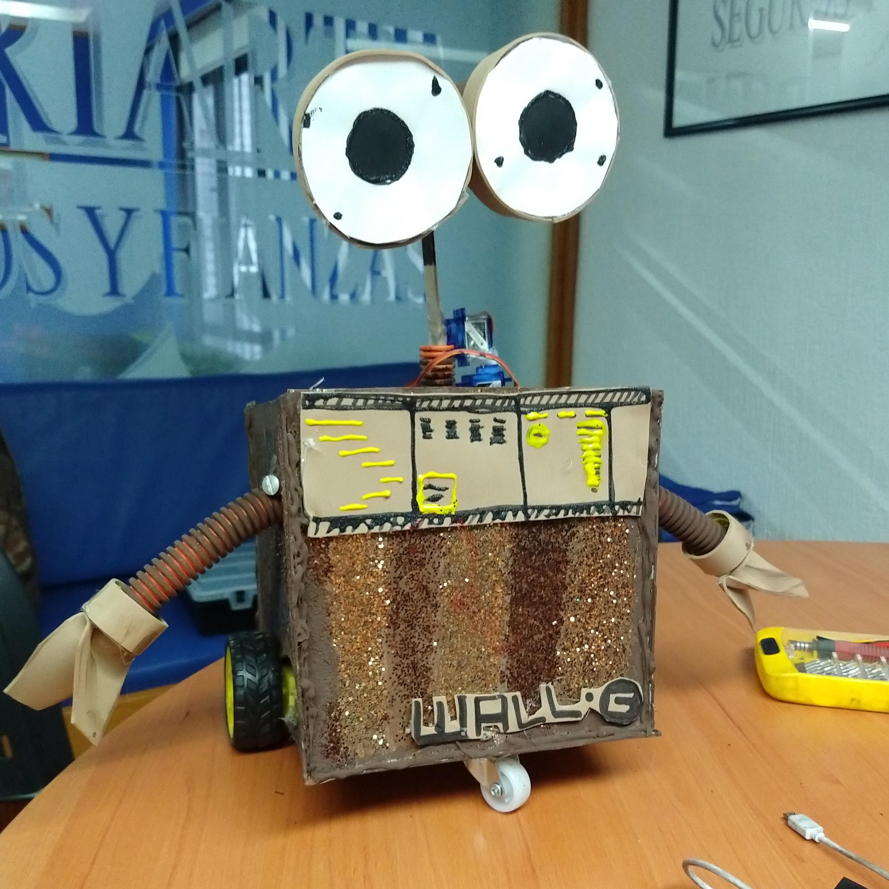 Bluetooth Arduino WALL-E